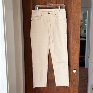 Rag & Bone Off-White Jeans size 31
High rise, slim straight leg
